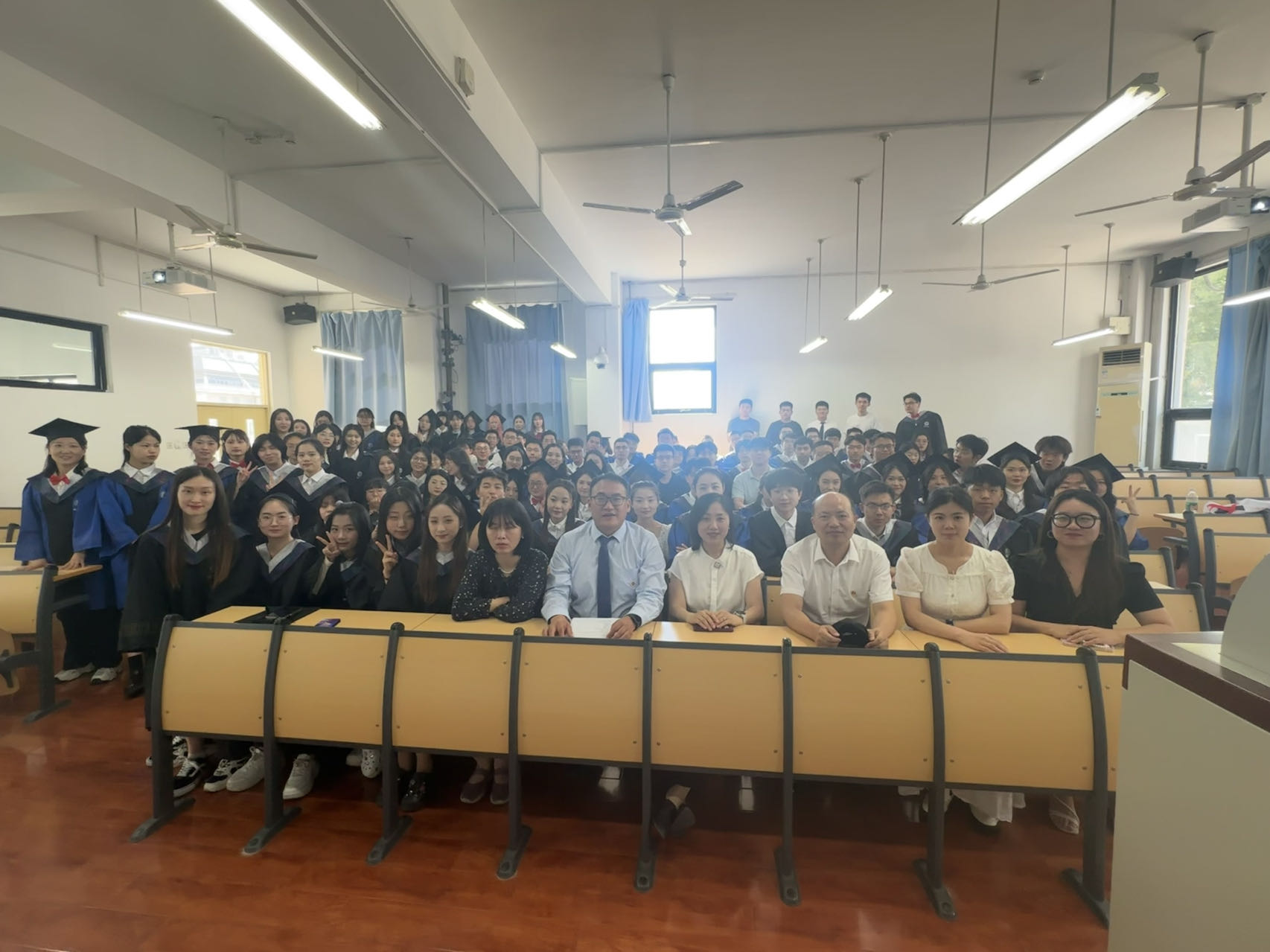 suncitygroup太阳新城官网顺利召开2024届毕业生离校教育大会